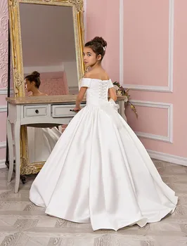 Бяло обикновено рокля с цветя модел за момичета на сватба, Атласное Елегантна рокля с открити рамене, Детско Бална рокля за Парти в чест на Първото Причастие на Принцеса