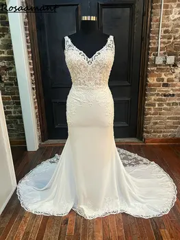 Снимка V-образно деколте с аппликацией на гърба си, Дантелени сватбени рокли на Русалка, Сатен за сватбени рокли в стил Кънтри без ръкави