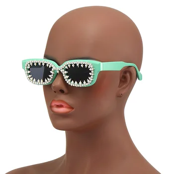 Декоративни слънчеви очила Y2K в продълговата рамка 