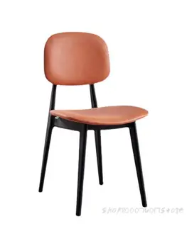 Маса за хранене и столове в скандинавски стил, модерен минималистичен домашен ресторант, кожен стол, италиански маса с лека луксозна мрежа на гърба на облегалката, червен маса
