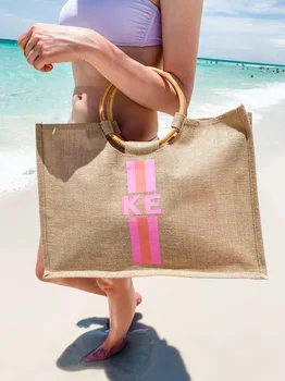 Раирана чанта с монограм от бамбук и юта, поименна чанта-тоут, Плажни подаръци на приятелките си Булка с име, пътуване на моминско парти за момичета